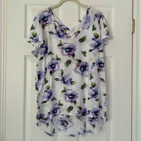 T.La Purple and White Floral T-Shirt Size Large - Picture 1 of 2